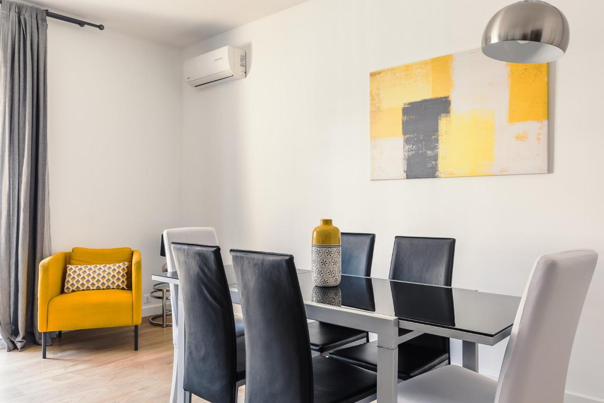 Apartment Costanza In *